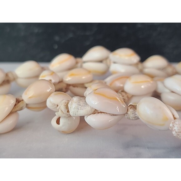 Vintage Shell Beaded Necklace - Picture 5 of 10